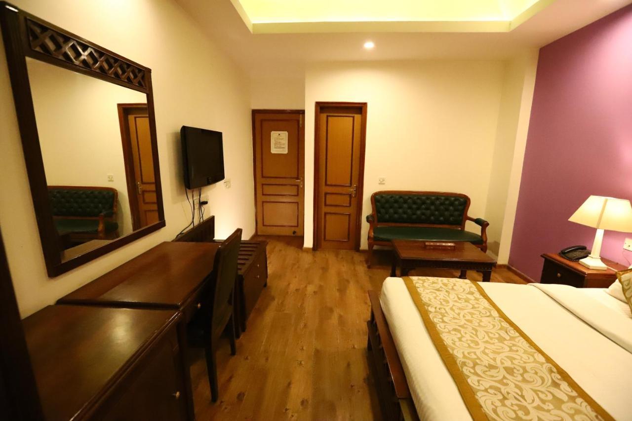 Hotel Ambica Palace Aiims New Delhi - Couple Friendly Local Id Accepted Exterior foto